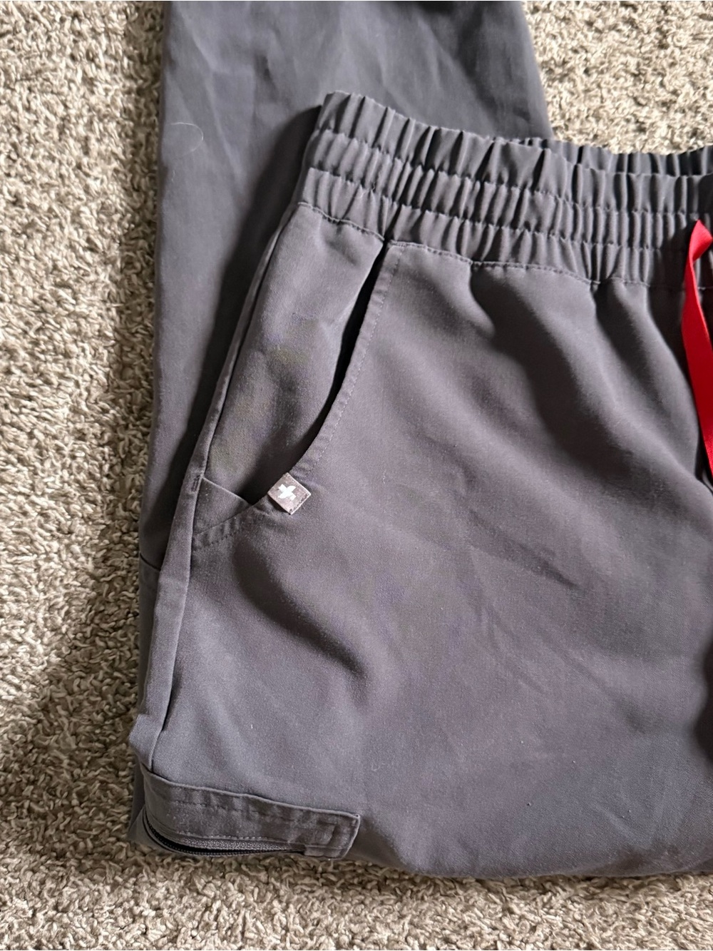 FIGS Slim Jogger Scrub Pants Charcoal Gray Women’s Medium Petite - Picture 4 of 4
